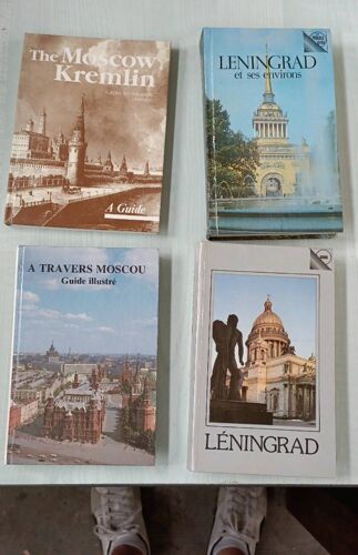 Lot De Livres (Guides). Sur Leningrad Et Moscou