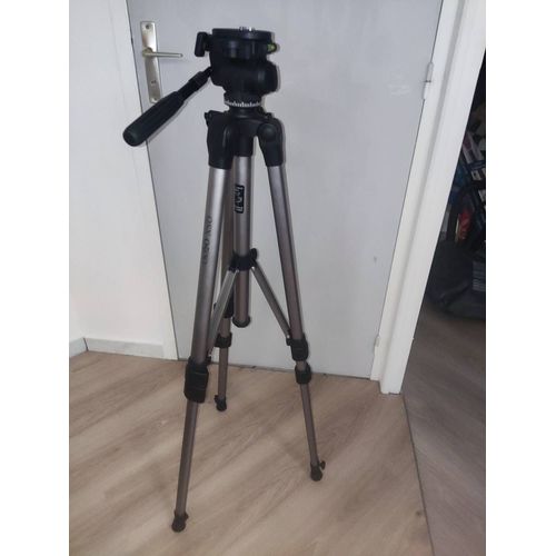 Canon eos 2000 d
