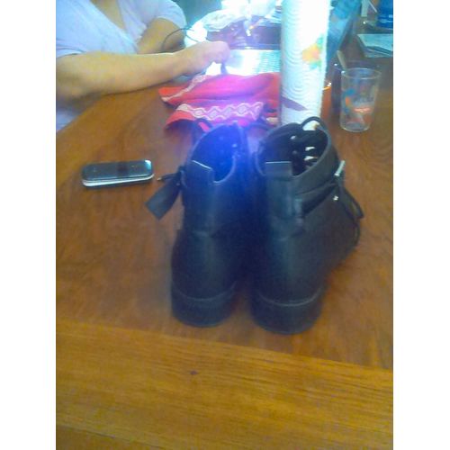 Je Vends Bottes Du 40 Femmes Noir Avec Lacets Et Fermeture