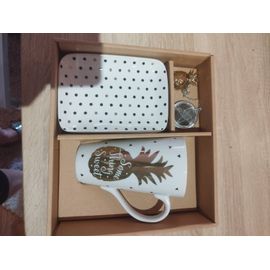 Ensemble Tasse Et Ses Accessoires A Thé