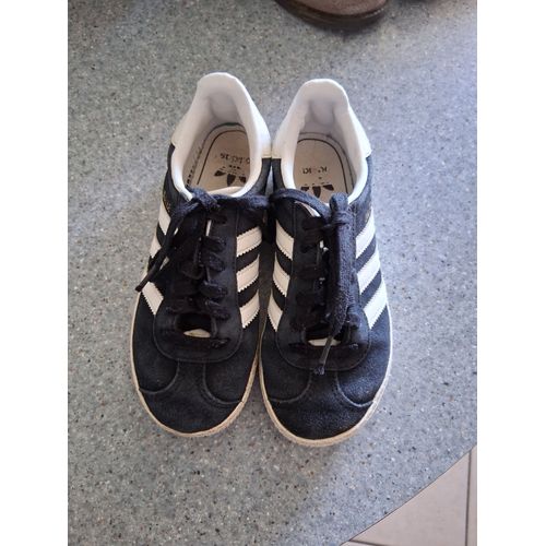 Basket "Adidas Noir Et Blanc "P- 30" Fille