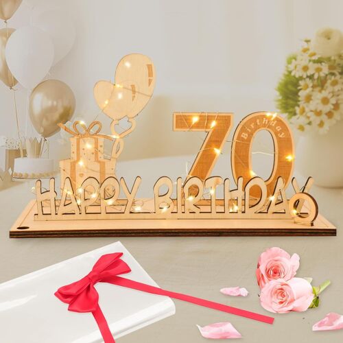 Carte Anniversaire 70 Ans, Décoration d'anniversaire Cadeau Homme Femme avec Chaîne Lumineuse LED & Noeud Papillon & Papier Cadeau, Panneau en Bois Cadeau Argent Décoration de Table Livre d'or