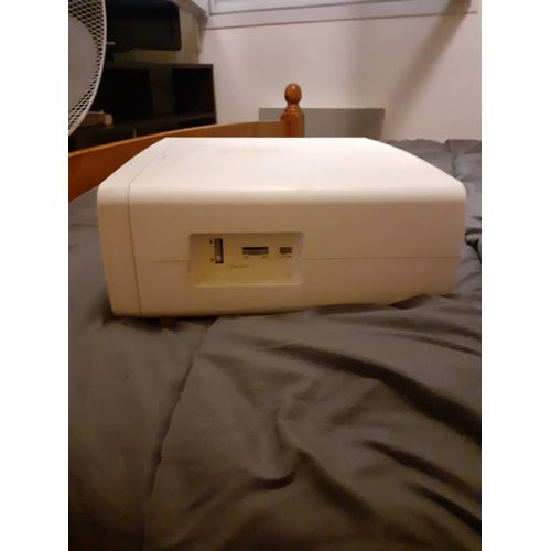 Vidéo projecteur Sanyo avec sa toile.