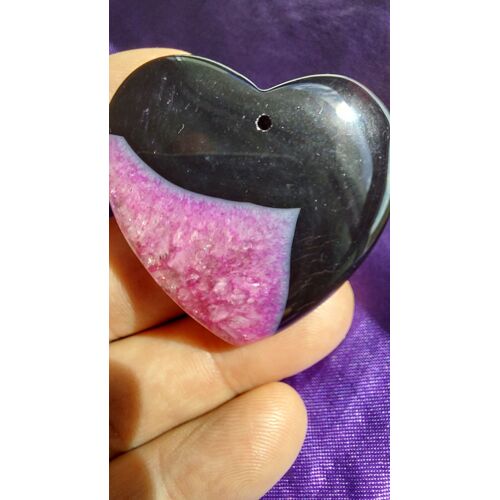 Agate Pendentif En Forme De Coeur. Rose Et Noir. 4.5 Cm. Magnifique Cristal, Une Des Plus Belles Pierres De Ma Collection. Lot 612