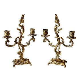 Chandeliers anciens en bronze doré Louis XV