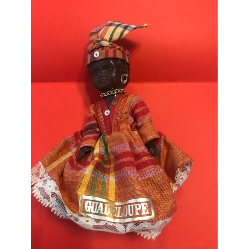 Poupée En Tenue Robe Typique Et Traditionnelle Guadeloupe - Plastique 17,5 Cm