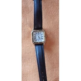 Montre Femme Marque Yonger Et Bresson À Quartz Vintage. Carrée 2,2 Cm, Encadrement Doré, Fond Blanc. Bracelet En Lézard Véritable Fait Main De Couleur Noire Dessous Cuir État D'Usage Sans Être Abîmé.