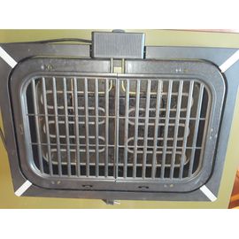 Barbecue electrique de marque Severin ( fabriqué en Allemagne ). Peu servi. Entretien facile car il est entièrement et facilement démontable ( Voir photo 2 ) et il ne pèse que 4 kg