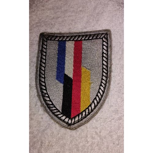 Écusson Brigade Franco Allemande Avec Crochet Arrière