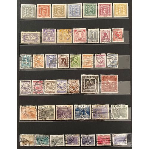 Lot De 153 Timbres Autriche