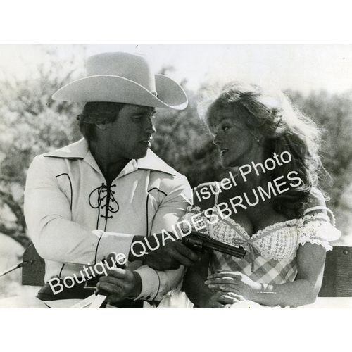 Arnold Schwarzenegger. Cactus Jack (The Villain) : Photo Argentique D'Exploitation Cinématographique - Format 17,5x24 Cm - De Hal Needham Avec Kirk Douglas, Ann-Margret, Laura Lizer Sommers - 1979