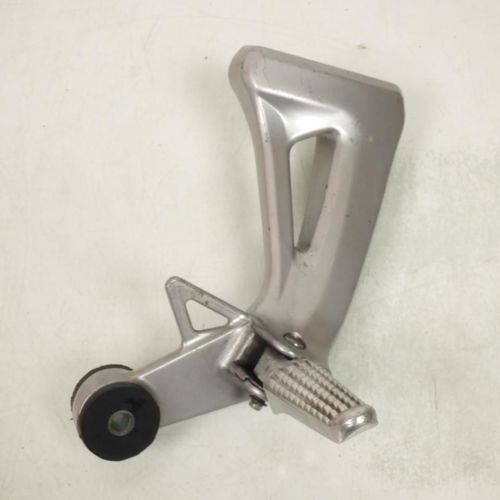 Platine De Repose Pied Passager Droit Origine Pour Moto Suzuki 650 Sv 1999 À 2002 Occasion