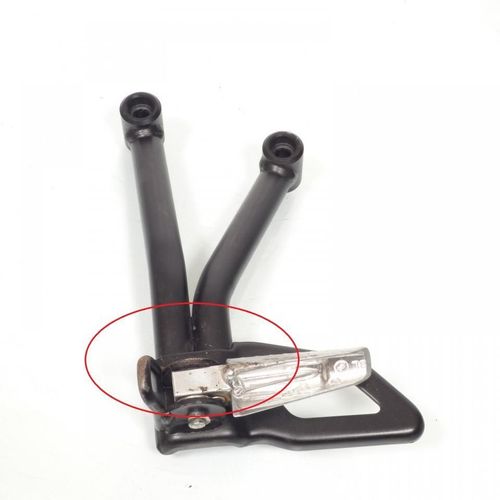 Platine De Repose Pied Passager Gauche Origine Pour Moto Suzuki 650 Sv 2017 À 2020 43820-18k00 Occasion