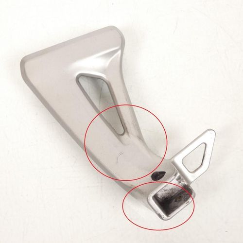 Platine Repose Pied Passager Gauche Pour Moto Suzuki 650 Sv 1999 À 2002 2lh19f 19f0