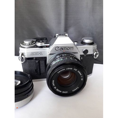CANON AE-1 boitier argentique avec 50 mm 1.8 FD
