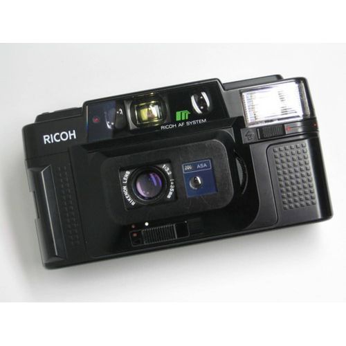 Appareil photo argentique Ricoh FF3-AF . Made in Japan . Très rare.