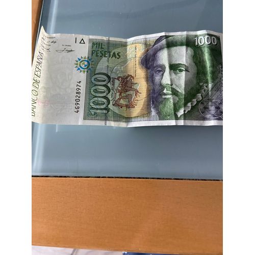 2 Billets De 1000 Pesetas Daté Du 12 Octobre 1992