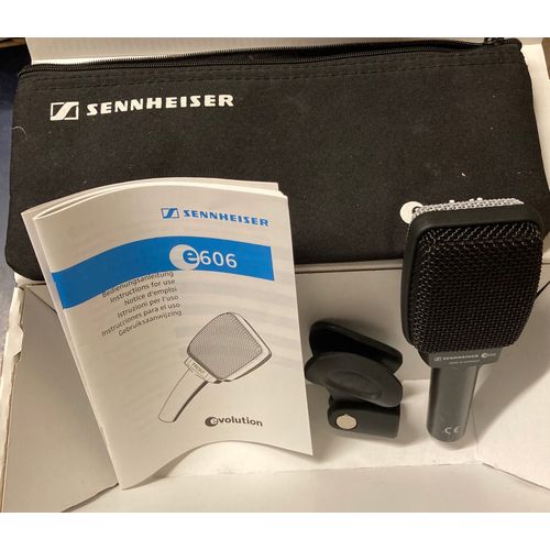 Sennheiser e606