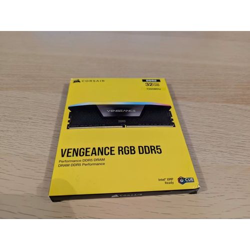 CORSAIR VENGEANCE RGB DDR5 RAM 32Go (2x16Go) 7200MHz CL34 Intel XMP