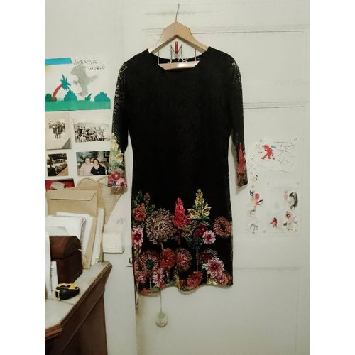 Robe En Dentelle Noire Bas Coloré 40 L Desigual.