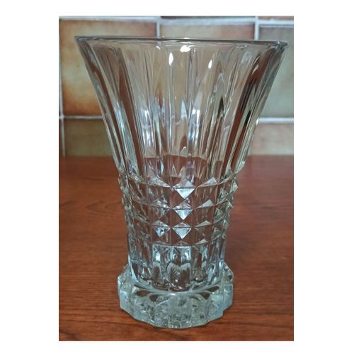 Vase vintage style Médicis en verre moulé et ciselé de 15 cm de hauteur.