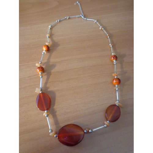 Collier Tout En Perles Orangees Et Argentees