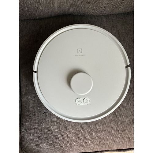 Aspirateur robot Laveur Electrolux 700