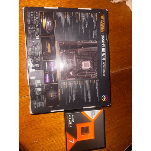 AMD RYZEN 7 7800X3D et ASUS TUFF GAMING B650 PLUS WIFI 6 NEUF