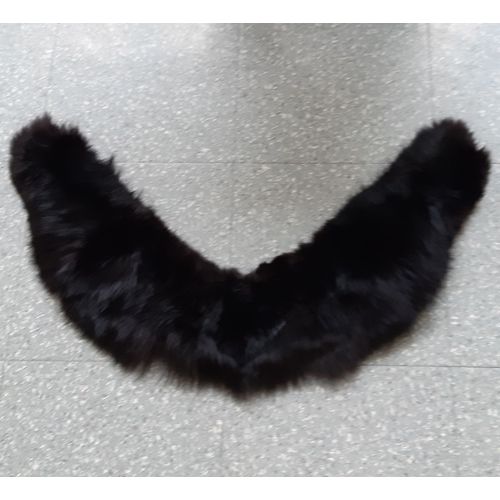 Col En Fourrure Noire