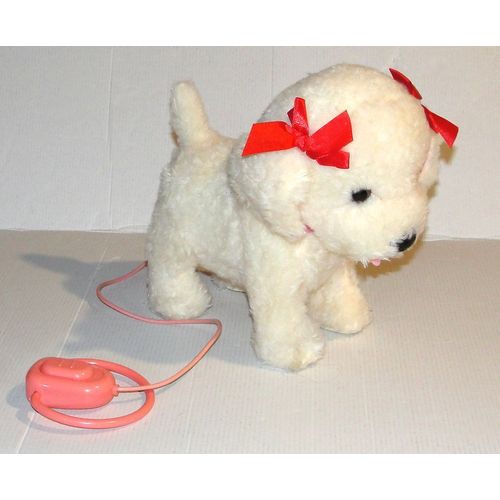 peluche interactive chien en laisse qui aboie se promene et remue sa queue