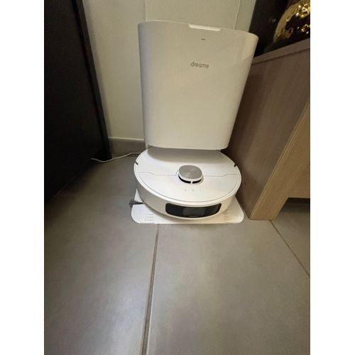 Un robot aspirateur laveur de la marque dreame modèle L10 prime