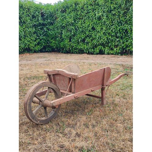 Ancienne Brouette En Bois