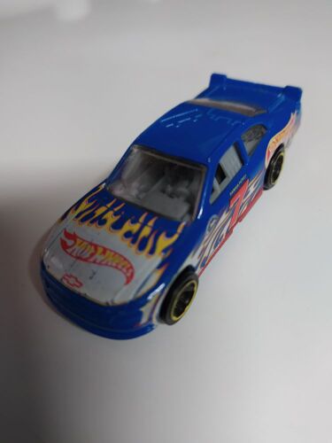 Hot wheels racing car bleu