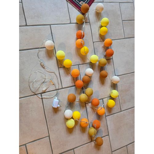 Guirlande boules en coton lumineuses LED avec interrupteur