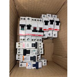 Différent disjoncteur lot ou unité 