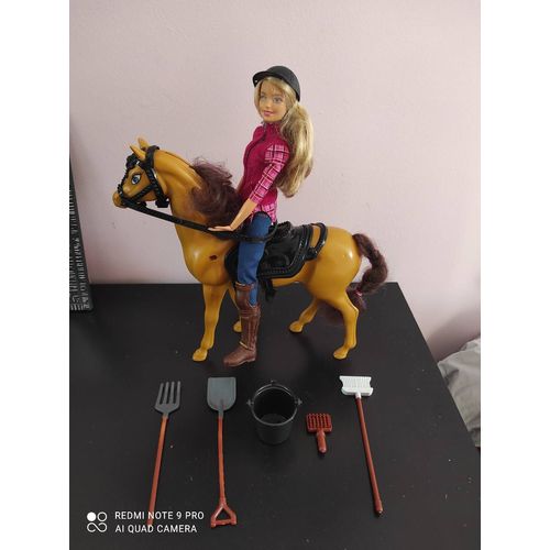 Poupée barbie+ cheval+ accessoires