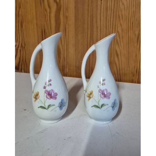 Lot 2 vases avec anses porcelaine chinoise blanche fleurie porcelain
