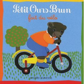 Petit Ours Brun Fait Du Vélo