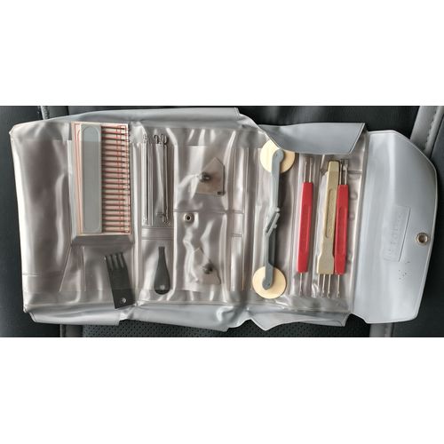 Trousse D'accessoires : Griffe, 3 Poinçons À Chas, Aiguilles Pour Machine À Tricoter