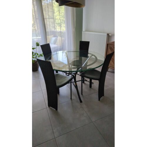Table à manger ronde diamètre 130cm plateau en verre brisé épaisseur 2cm et pied en fer forgé noir