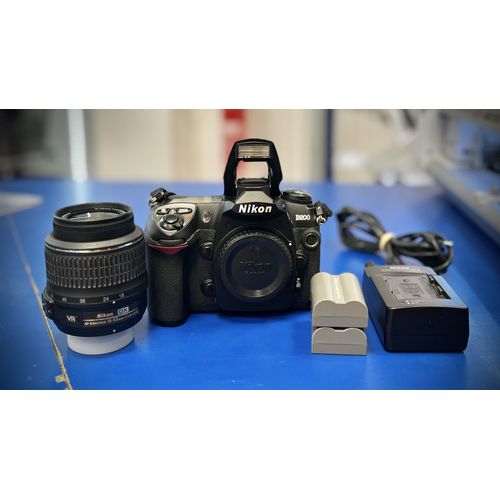 NIKON D200 10.2 mpix + Objectif 18-55mm
