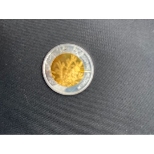 Je Vend Deux Pièce De 1euro Av Des Pièce De 2 Euro Et Une Pièce De 5euro Daphine Mezereum État Neuf