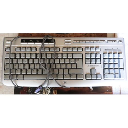 Clavier filaire HP 5187 et souris filaire Logitech M-U0007