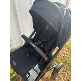 Poussette Cybex Balios S Pas Beaucoup Utilisé Avec Coque Pour Voiture Avec La Base Pour Fixer Coque
