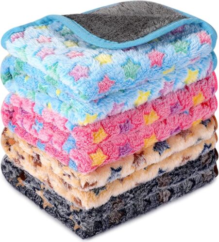 4 Guinea Pig Blankets Washable Fleece Waterproof Cage Liners Absorbent Reusable Pet Sleeping Mat (Star Pattern, 30x30cm)