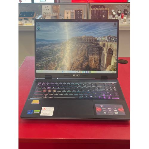 MSI Sword 16 HX B14VGKG - 16" Intel Core i7 - Ram 32 Go - SSD 512 Go