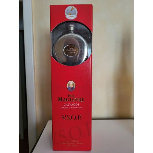 Calvados Père Magloire. Vsop. 70 Cl. 40 %. + Flasque