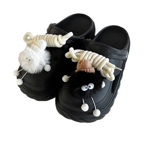 Accessoires pour chaussures et accessoires de poupées de dessin animé en forme de crocodile, boules de poils noires et blanches