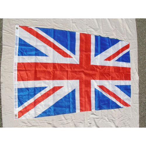 DRAPEAU ANGLAIS 151 CM SUR 88 CM EN SYNTHETIQUE 2 OEILLETS D'ATTACHES