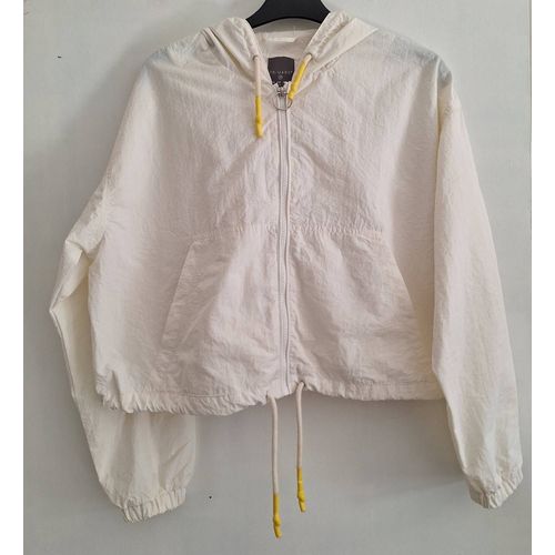 Blouson Court Zippé Avec Capuche